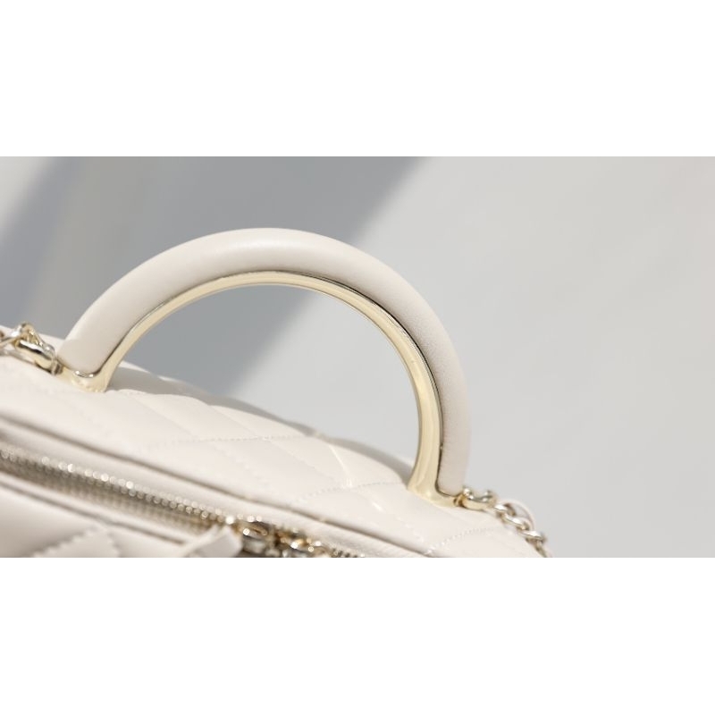 Túi xách nữ siêu siêu đẹp Vanity case quai kim loại mới nên trong có gương cực tiện