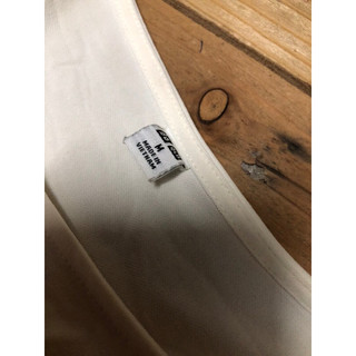 S095. Áo sô kiểu nữ U.ni szM- 2hand