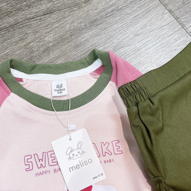 Bộ nỉ hình bánh kèm chân váy kaki Melisa