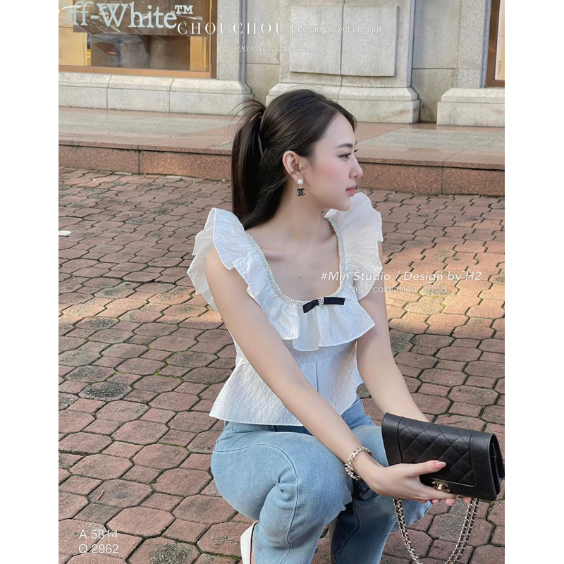 Áo Thô Ren Cổ Bèo Đính Đá Nơ Ngực MIN • Melanie Boutique