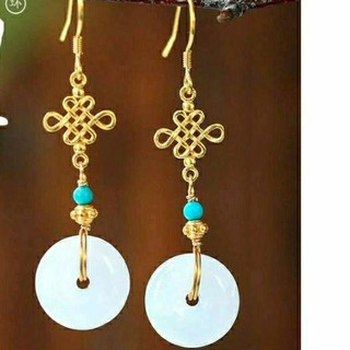 Khuyên tai cổ trang biểu diễn áo dài trang phục dân tộc hầu đồng