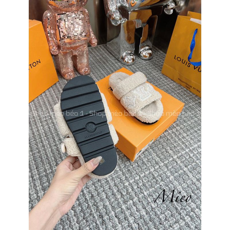 Dép lông lv hai quai ngang chữ thêu đáp xù fullbox