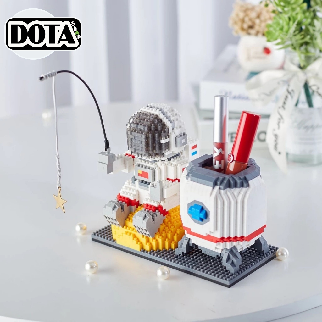 Mô Hình Đồ Chơi Lắp Ráp Hộp Bút Phi Hành Gia Phát Sáng 3D Dùng Làm Vật Trang Trí & Đựng Văn Phòng Phẩm