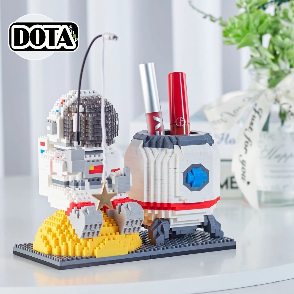 Mô Hình Đồ Chơi Lắp Ráp Hộp Bút Phi Hành Gia Phát Sáng 3D Dùng Làm Vật Trang Trí & Đựng Văn Phòng Phẩm