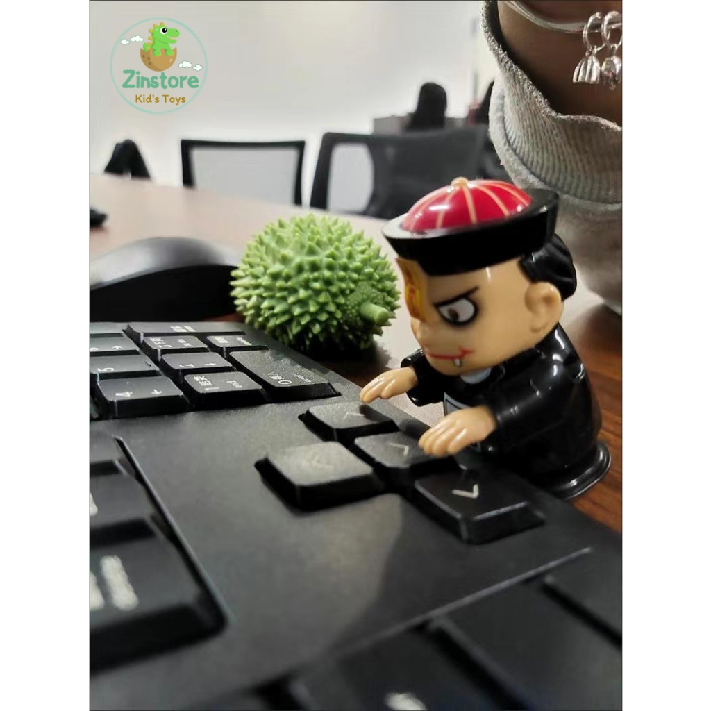 Đồ chơi zombie cương thi đi bộ lắc đầu vặn dây cót con ma biết đi trang trí halloween hottrend 2024