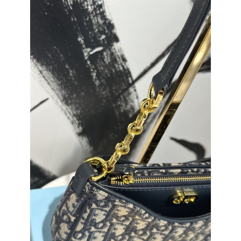 Túi xách nữ siêu xinh Motaigne chất vải CD thêu đặc trưng D.I sz21cm kèm hộp nam châm