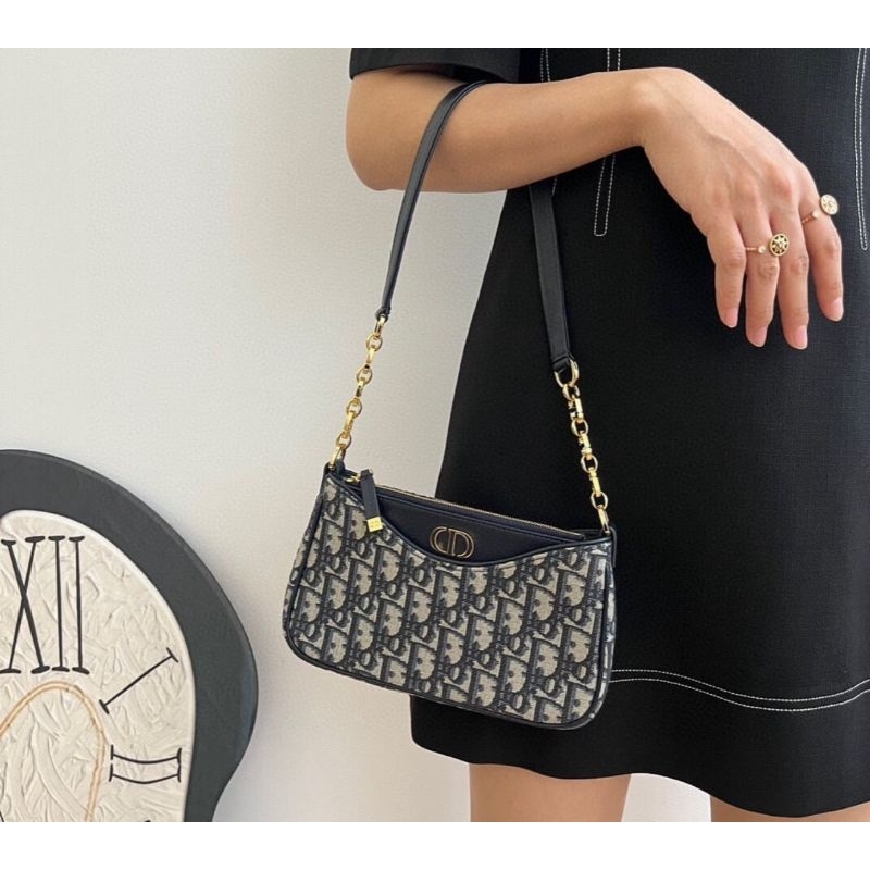 Túi xách nữ siêu xinh Motaigne chất vải CD thêu đặc trưng D.I sz21cm kèm hộp nam châm