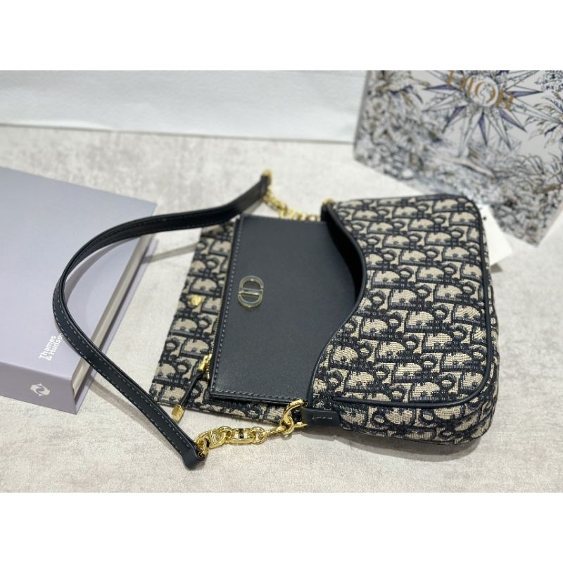 Túi xách nữ siêu xinh Motaigne chất vải CD thêu đặc trưng D.I sz21cm kèm hộp nam châm