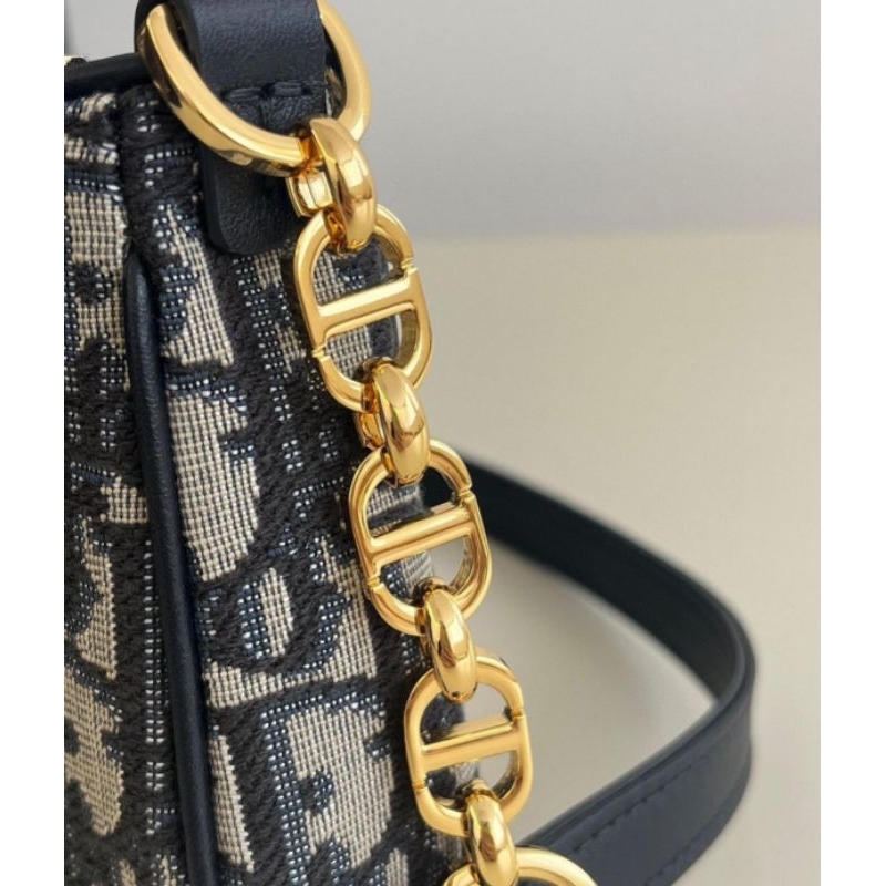 Túi xách nữ siêu xinh Motaigne chất vải CD thêu đặc trưng D.I sz21cm kèm hộp nam châm