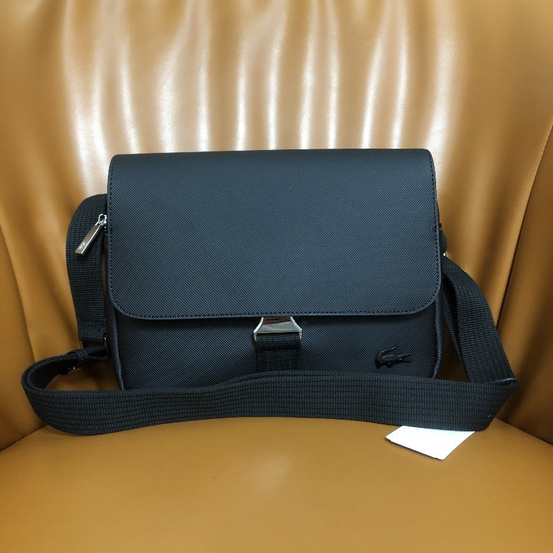 Túi đeo chéo lacoste mẫu mới nhất 2024