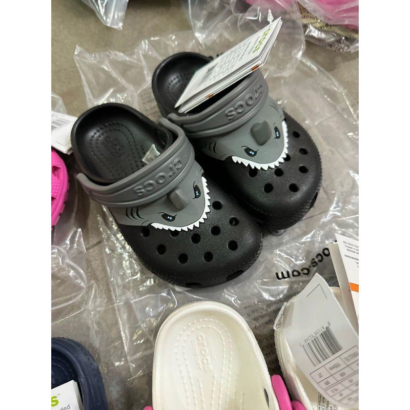 Sục Bé Trai Gắn Stick Croc