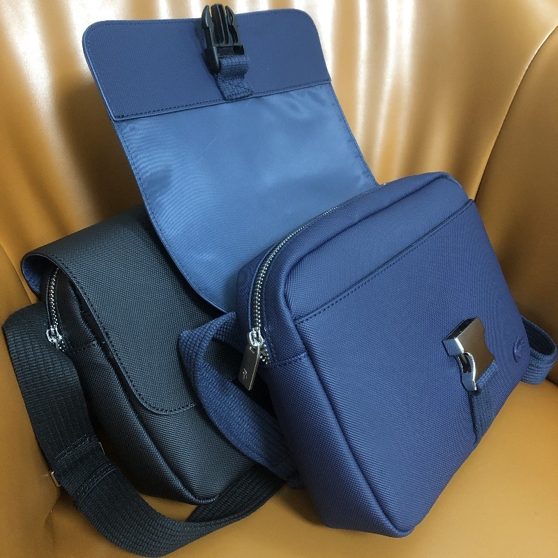 Túi đeo chéo lacoste phiên bản 2024