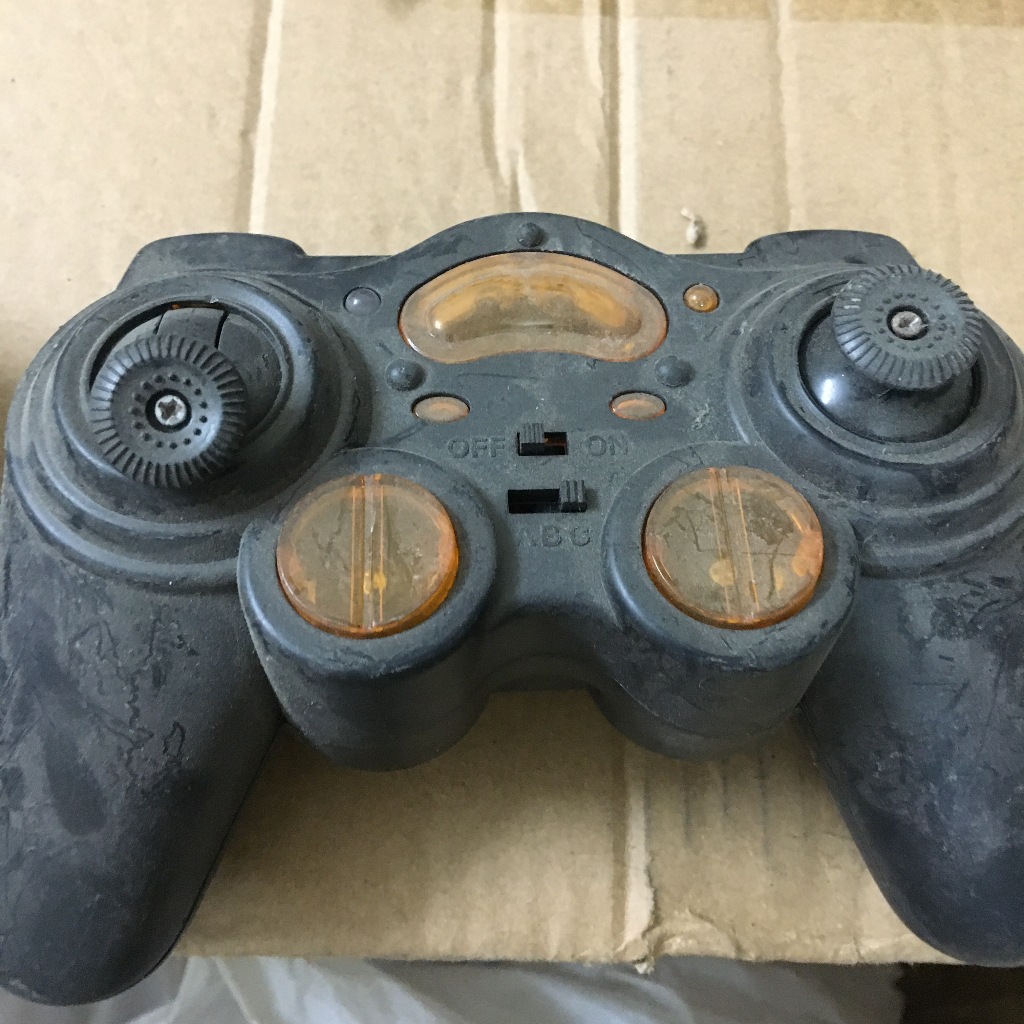 Tay điều khiển máy bay trực thăng mô hình điều khiển từ xa đồ chơi  TX dùng sóng hồng ngoại tầm xa 5-10 mét