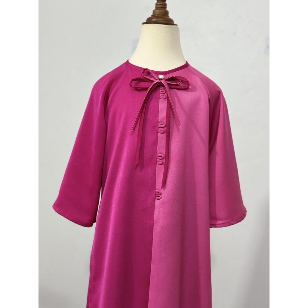 Mẫu áo dài CHỊ CHỊ EM EM pha 2 màu hồng sen đậm nhạt phá cách xíu