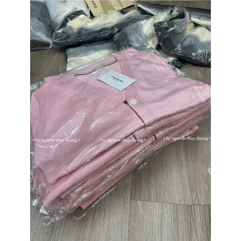 Áo cardigan len THOME màu hồng hot / Full tag mác kèm ảnh shop tự mặc
