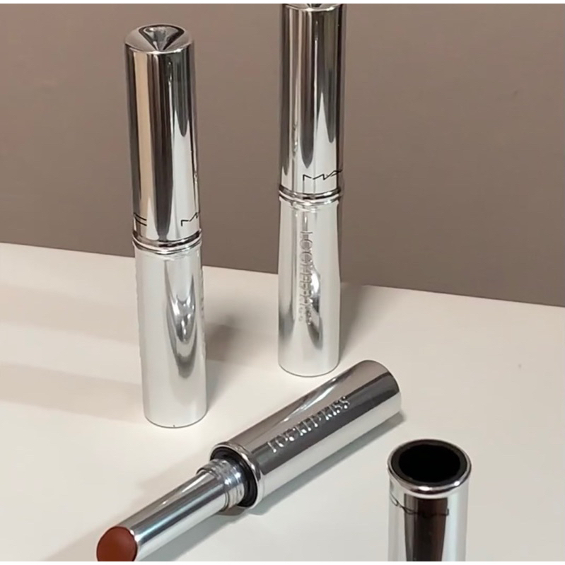 Son thỏi MAC Locked Kiss 24H Lipstick lì lâu trôi mẫu mới
