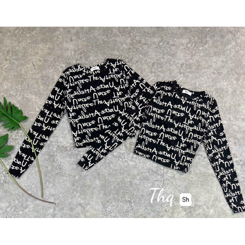 Áo croptop lưới nhũ tay dài hoạ tiết