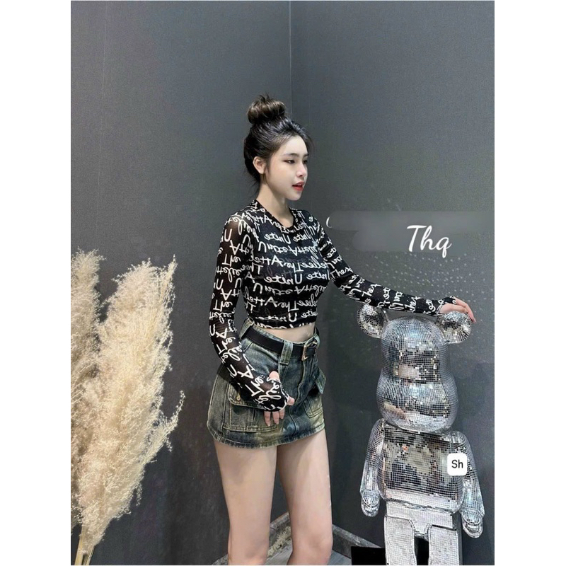 Áo croptop lưới nhũ tay dài hoạ tiết