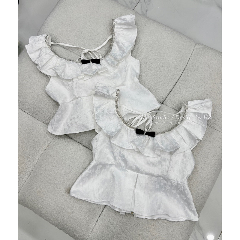 Áo Thô Ren Cổ Bèo Đính Đá Nơ Ngực MIN • Melanie Boutique