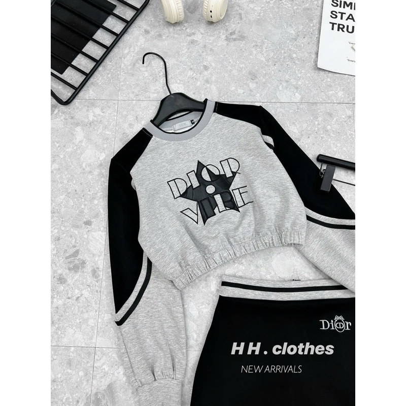 Set áo tay dài hoạ tiết phối chân váy viền