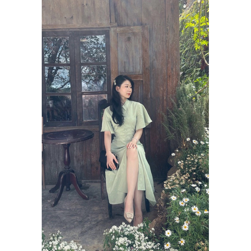 FINI8_ Đầm trắng hoa dài nút bọc ứng dụng cao Lily Dress