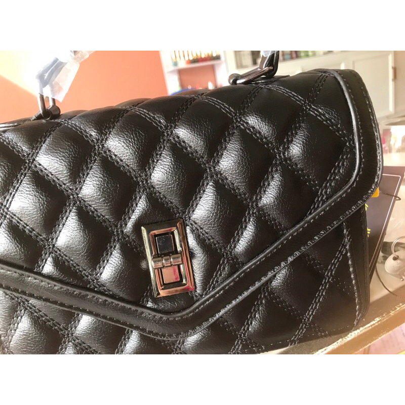 Túi xách nữ đeo chéo, túi xách công sở ô trám khóa cài size 24 - TXN038