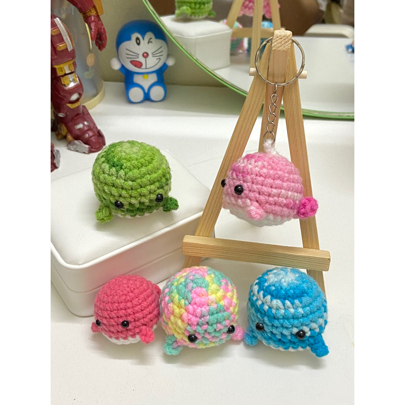 Móc khoá cá heo bằng len nhiều màu 🐳