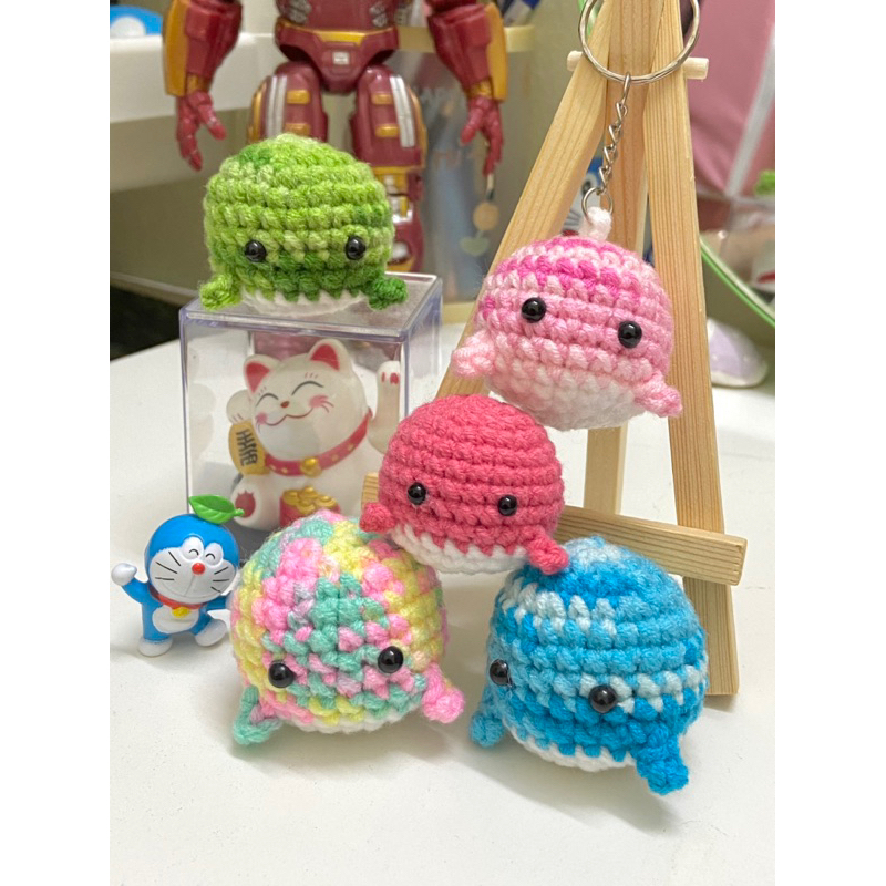 Móc khoá cá heo bằng len nhiều màu 🐳