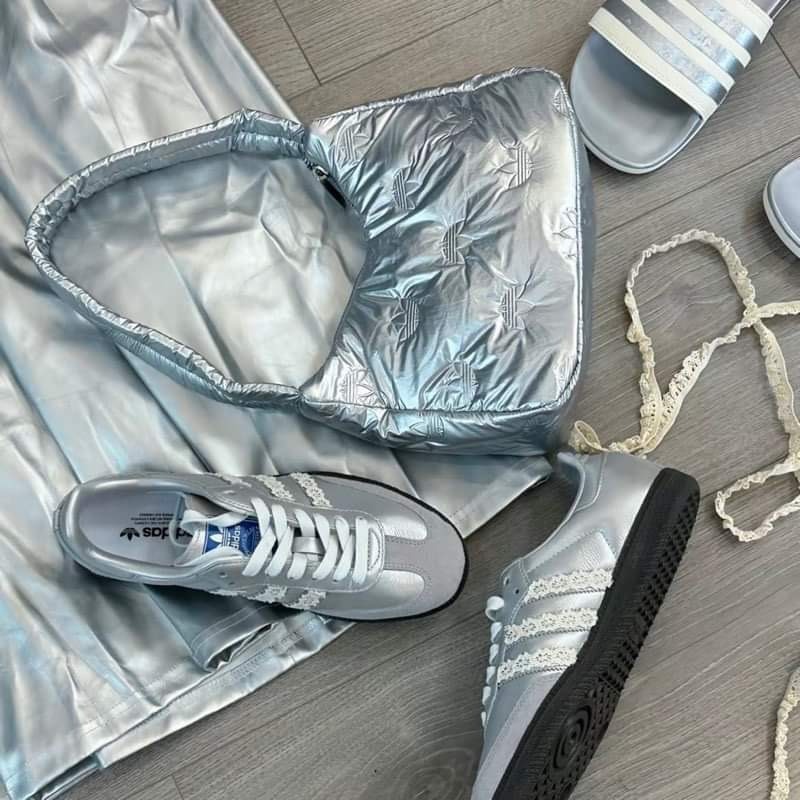Túi đeo vai adidas Silver Puffy Satin Mini Shoulder Bag II3393 Puffer màu Bạc | PiuPiu Authentic