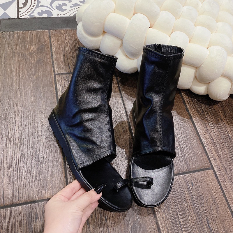 Giày bốt xỏ ngón siu hot.