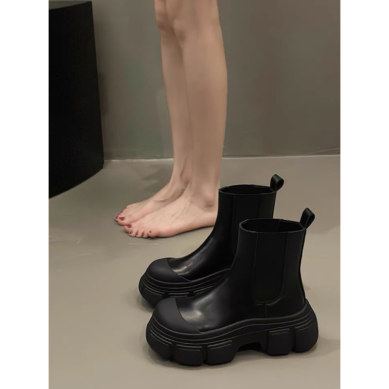 Giày bốt martin mũi tròn, đế dày tăng chiều cao phong cách thời trang thu đông dành cho nữ 2023