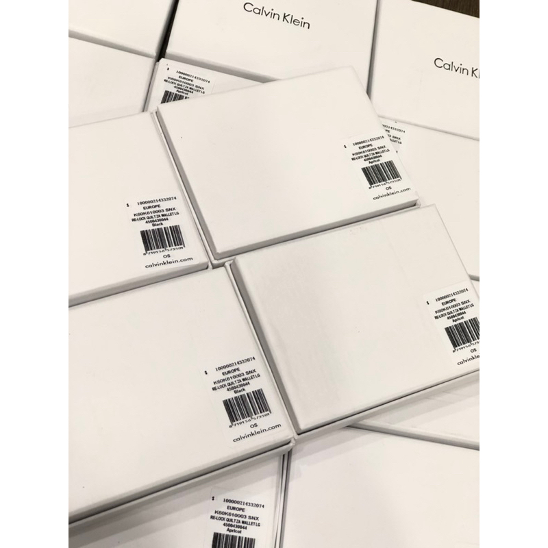 Ví calvin chần khoá kéo