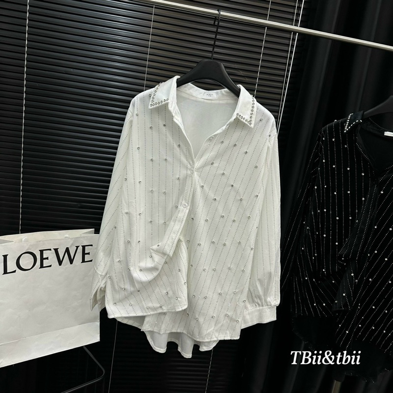 Áo Sơmi Đính Đá Viền Cổ Hot Hit