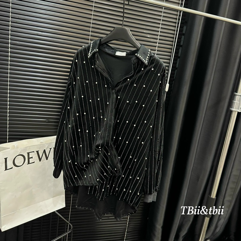 Áo Sơmi Đính Đá Viền Cổ Hot Hit