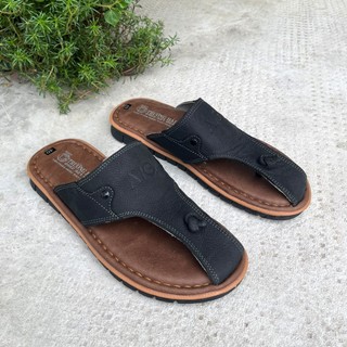 Dép nam xỏ ngón bít mũi da bò Trường Hải đế cao 3cm màu đen DBM175