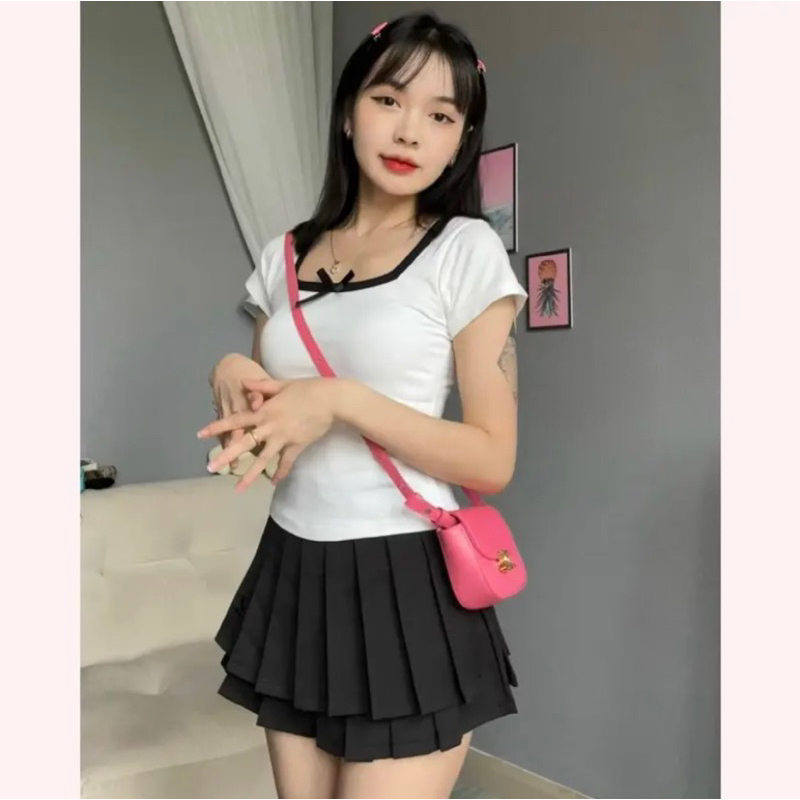 Chân váy ngắn xếp ly tennis xoè thêu chữ Q có lót quần màu xám , đen Mã 0106