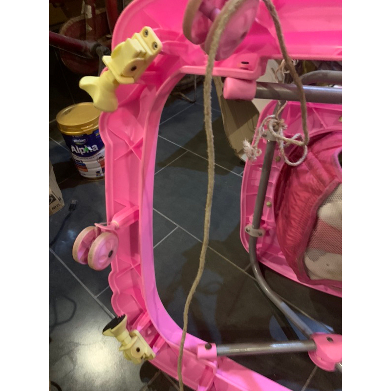 Thanh lý xe chòi 4 chân