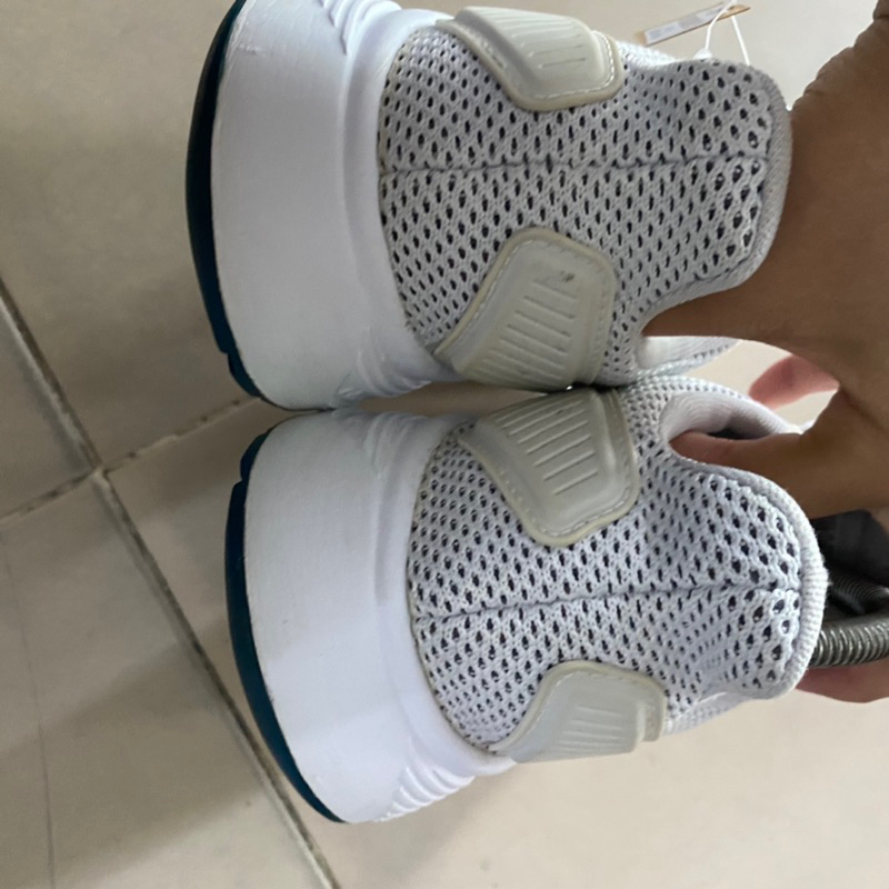 Giày chính hãng đã qua sử dụng
