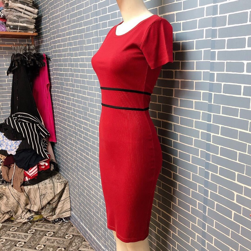 Đầm suông đỏ viền đen kiểu đồ si 2hand