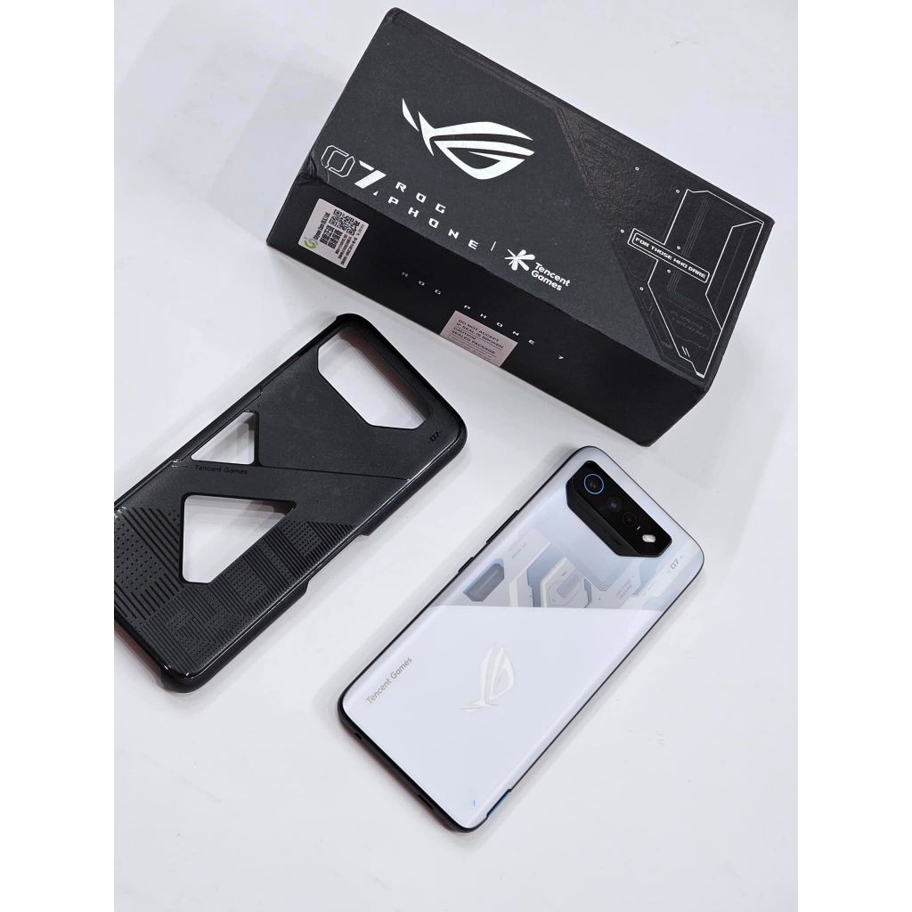 Điện thoại Asus ROG Phone 7  Pin 6.000 mAh, Snapdragon 8+ Gen 2