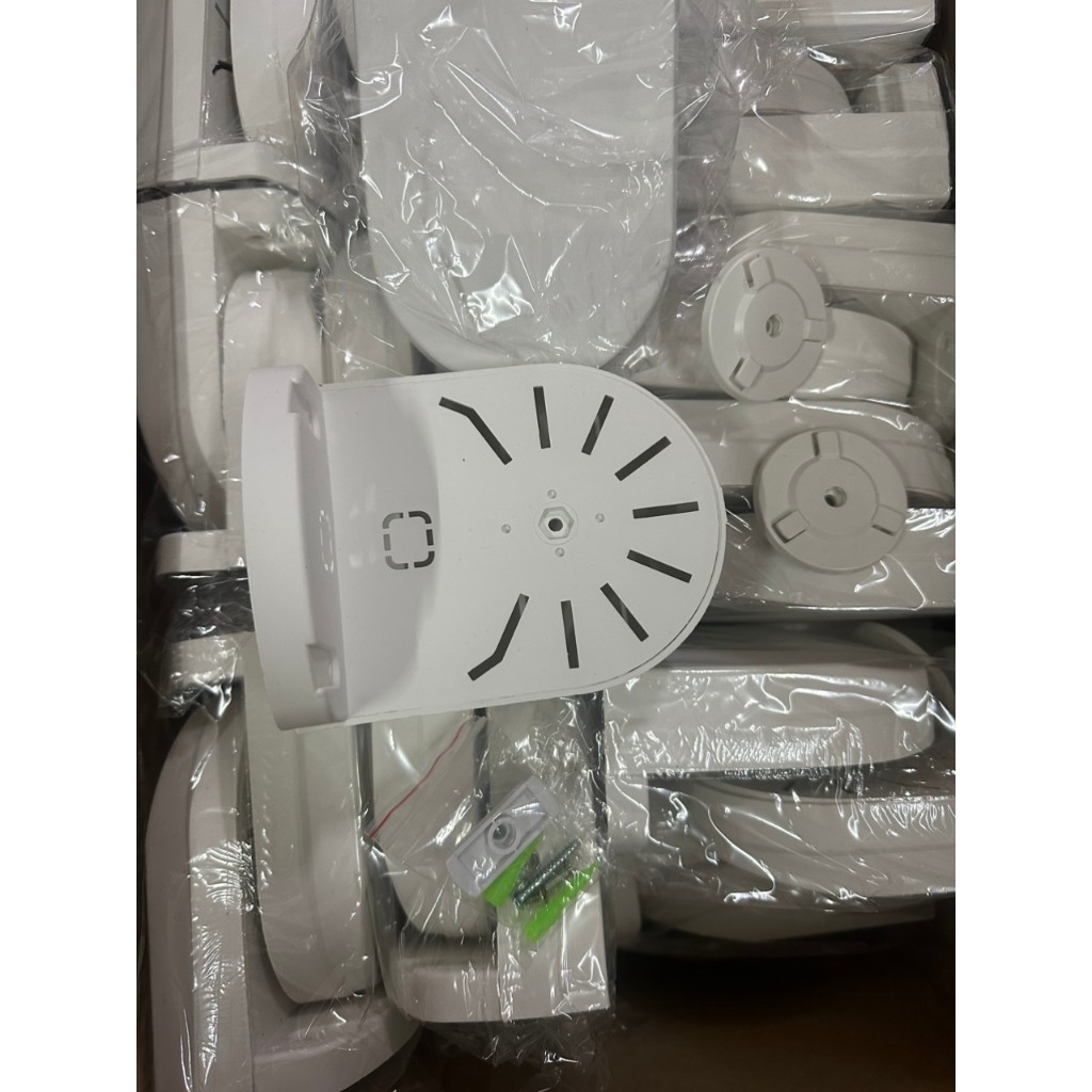 Chân đế chử L Chân đế dome bao gồm Chân đế gắn camera Ezviz C6N và chân đế camera Imou A22