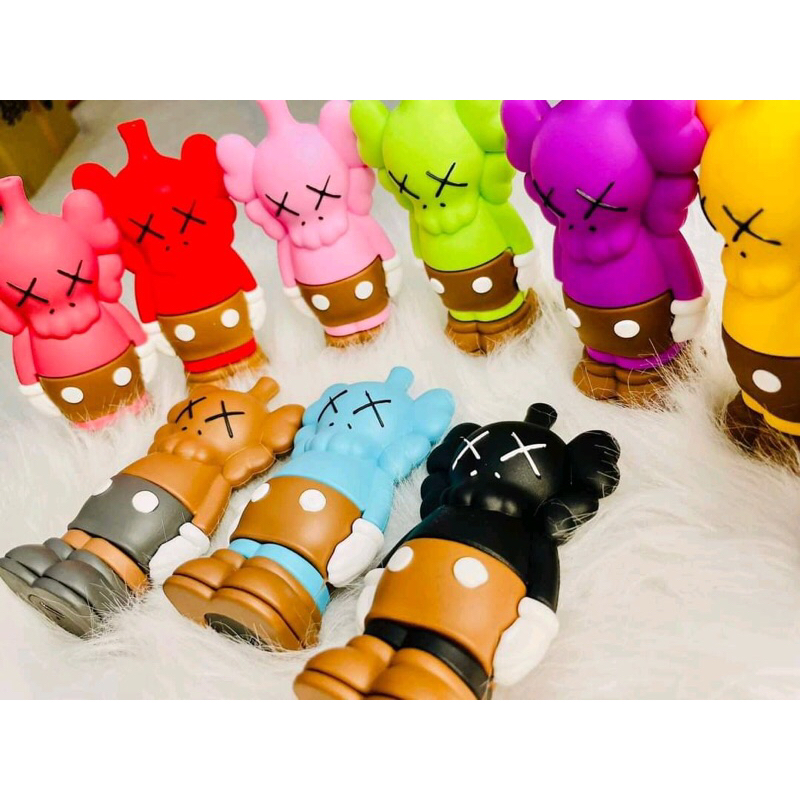 Mô hình trưng bày các nhân vật hoạt hình Mario, gấu Kaws ,Bearich tặng sạc