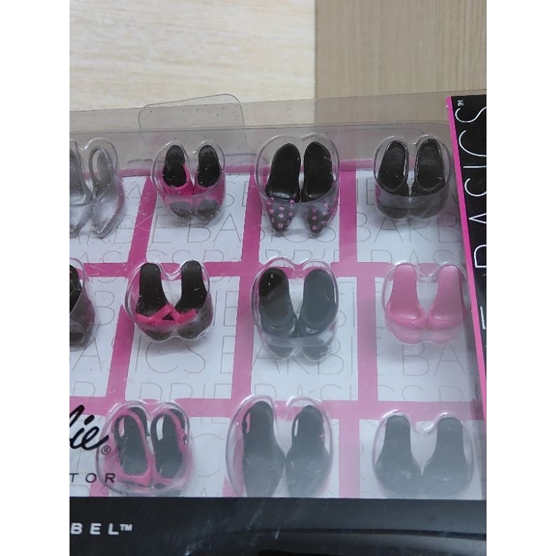 Giày cho búp bê barbie