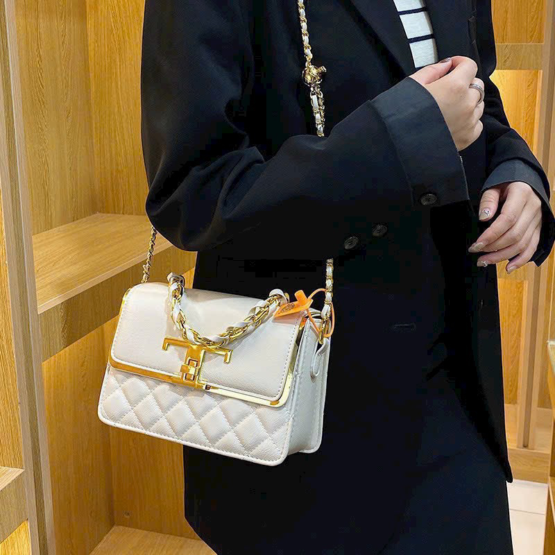 Túi xách túi đeo chéo nữ khoá T trần trám ba ngăn dây đeo phối xích k có chuông