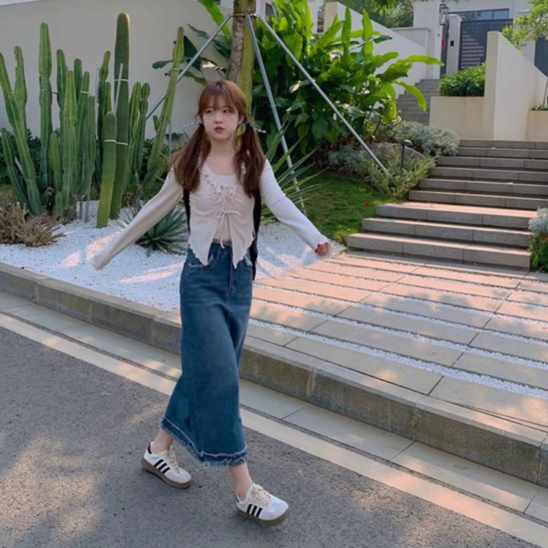 Set áo hai dây kèm cardigan viền bèo cột dây chất tăm thái