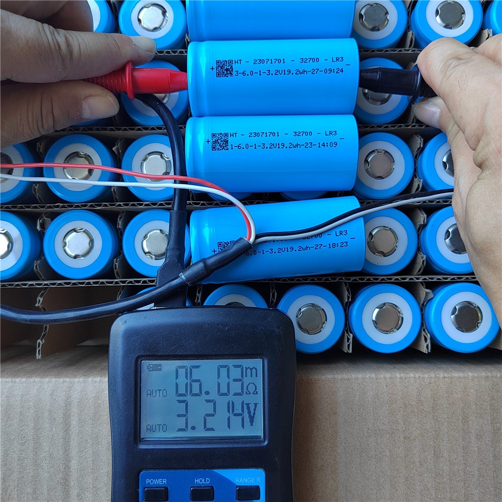 Cell pin sắt 32700 3.2V LiFePo4 6000mah Xả 20A