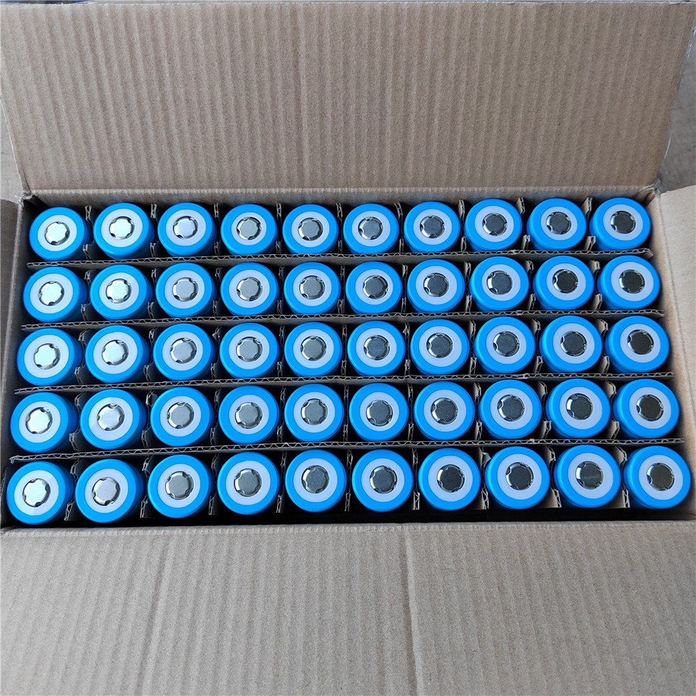 Cell pin sắt 32700 3.2V LiFePo4 6000mah Xả 20A