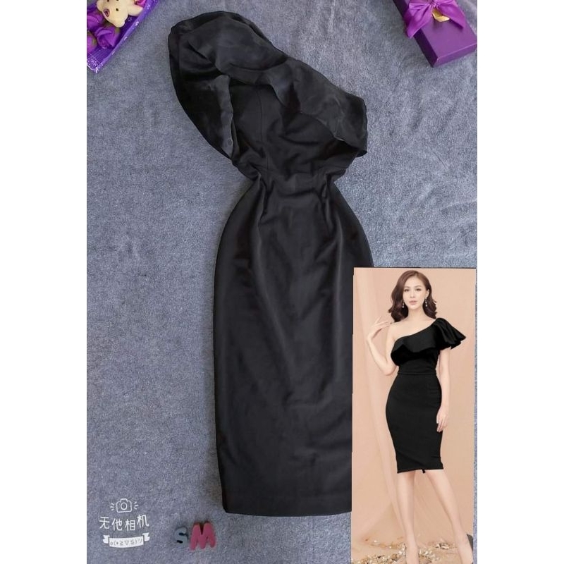 Body đen lệch vai