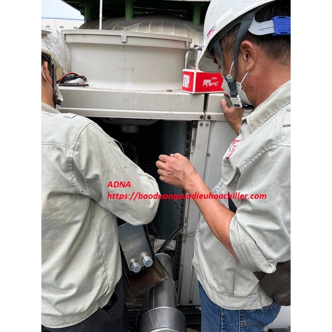 Sửa chữa chiller làm mát khuôn nhựa