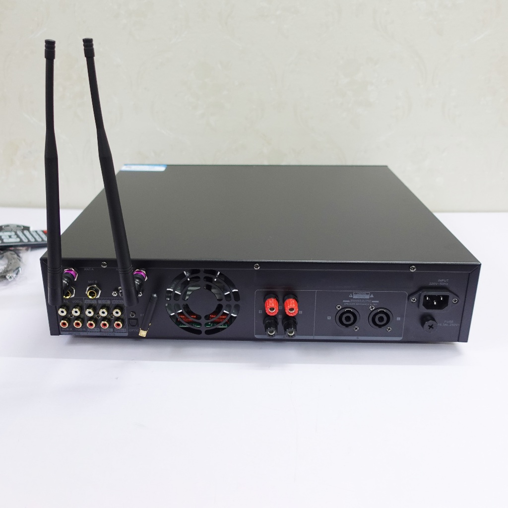 Đẩy công suất liền vang số liền micro không dây 3in1 CMaudio M800, đẩy 2 kênh công suất 800w/kênh - Bảo hành 12 tháng